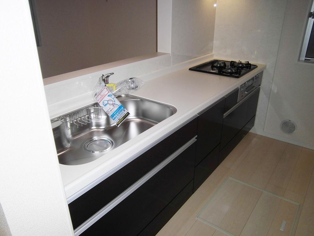 Kitchen. 4 Building Kitchen  Face-to-face system Kitchen (Under-floor storage available)