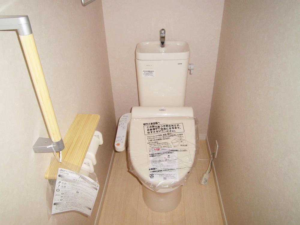 Toilet. 4 Building shower toilet