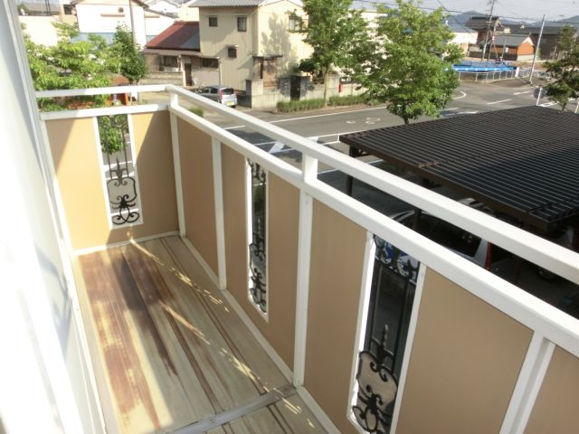 Balcony. The south-facing veranda is friendly even to the laundry