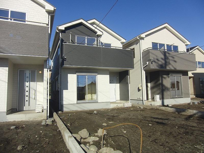 Local appearance photo. Local (11 May 2013) Shooting