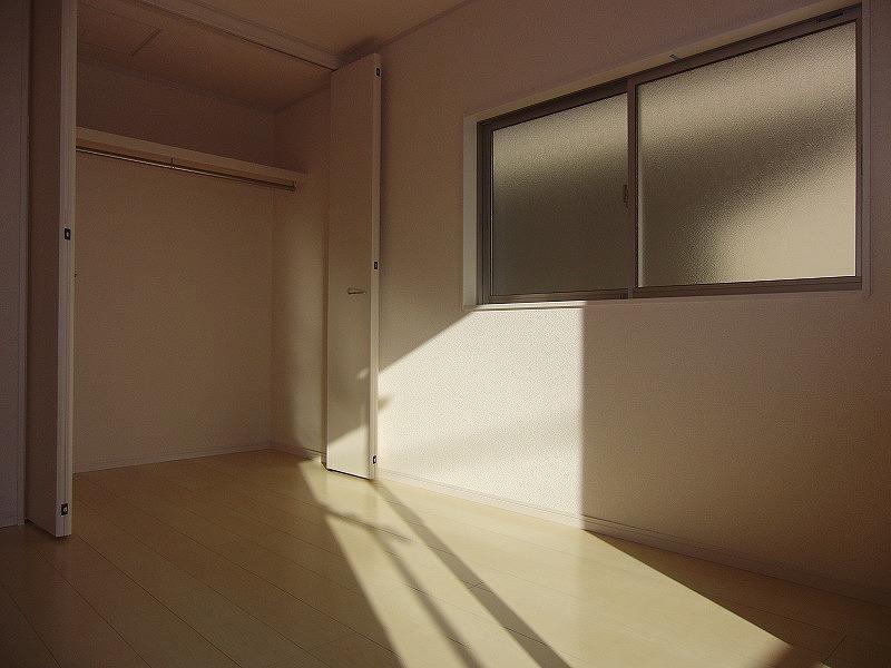 Non-living room. Local (11 May 2013) Shooting