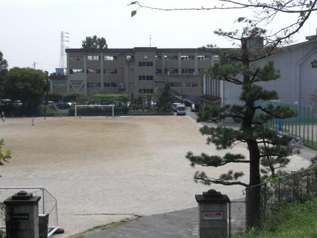 Junior high school. 1200m until the Municipal Inuyama junior high school (junior high school)