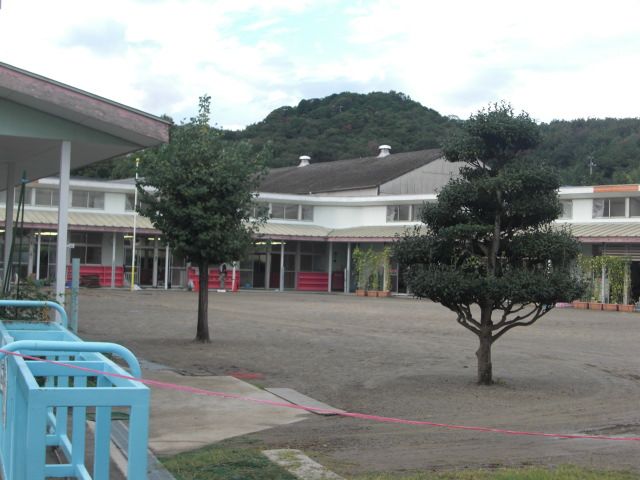 kindergarten ・ Nursery. Maruyama nursery school (kindergarten ・ 320m to the nursery)