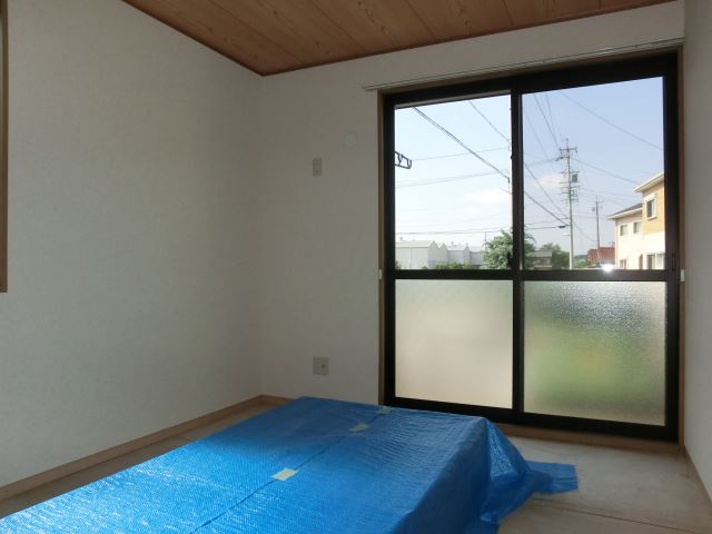 Living and room. Do not relax comfortably in a Japanese-style room?