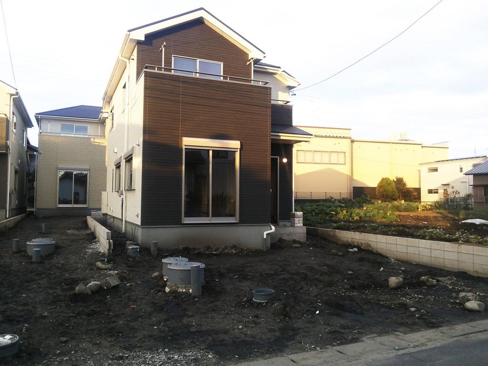 Local appearance photo. 5 Building Appearance: November 12, 2013 shooting