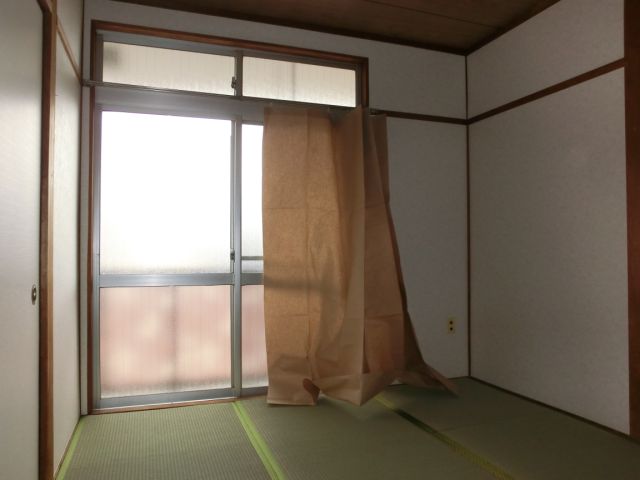 Living and room. Japanese-style, I think you calm