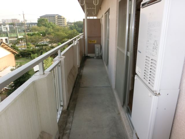 Balcony. Is the laundry a breeze can veranda in landscape!