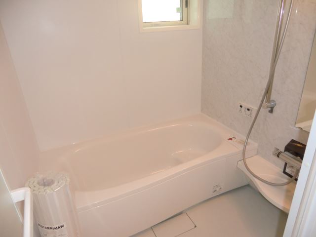 Bath. 1 square meters bathroom of pride and want to become Reheating function rooms! 