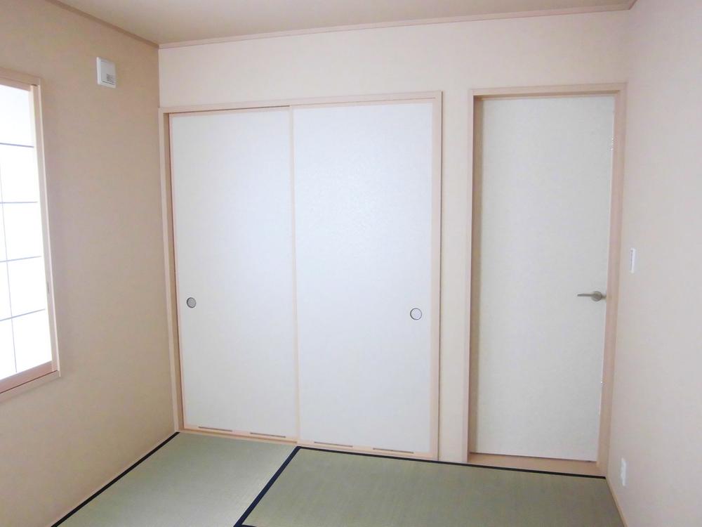 Non-living room. Japanese-style room: 2013 November shooting