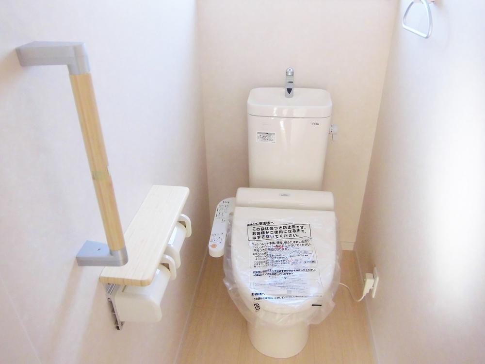 Toilet. Toilets: 2013 November shooting