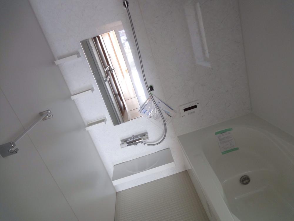 Bathroom. (2013.11.14 shooting)