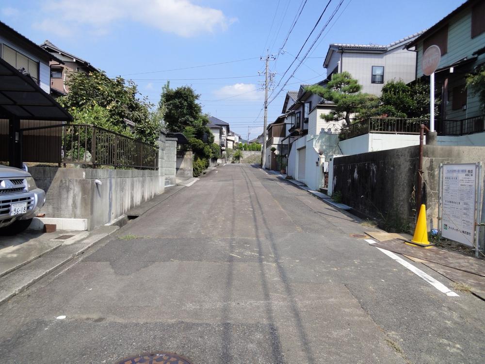 Local photos, including front road. (2013.8.29 shooting)