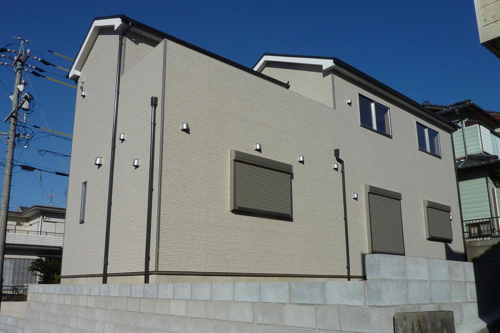 Local appearance photo. Local (11 May 2013) Shooting