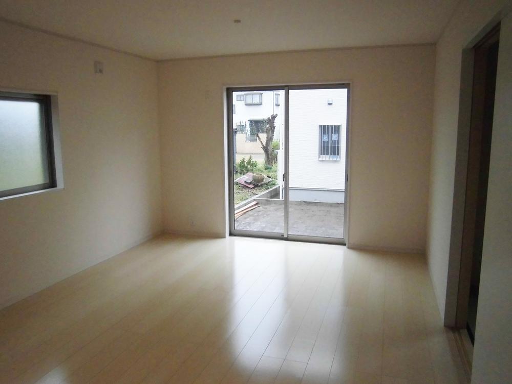 Living. Living: October 2013 shooting