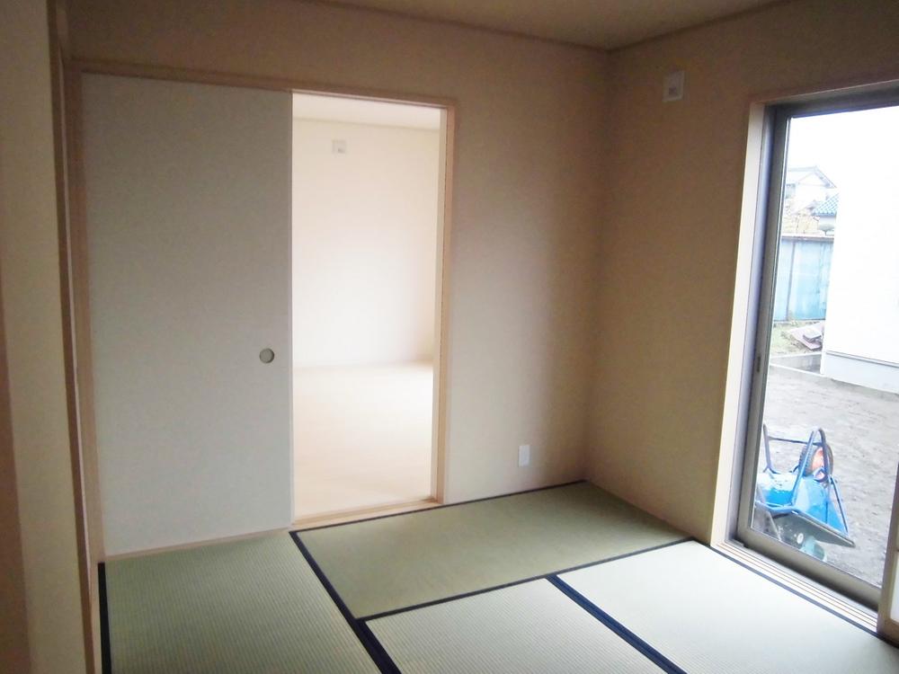 Non-living room. Japanese-style room: October 2013 shooting