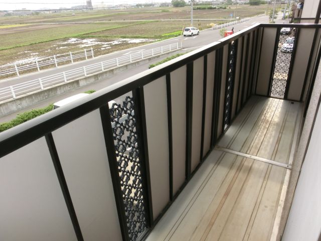 Balcony. Gentle south-facing veranda space in laundry