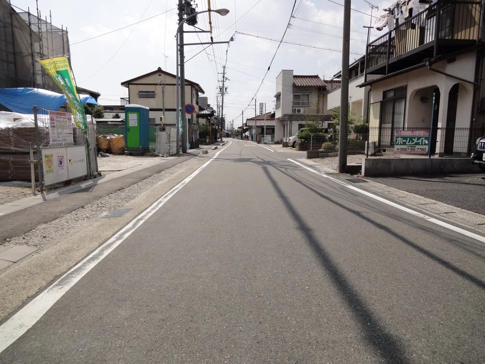 Local photos, including front road. (2013.8.19 shooting)