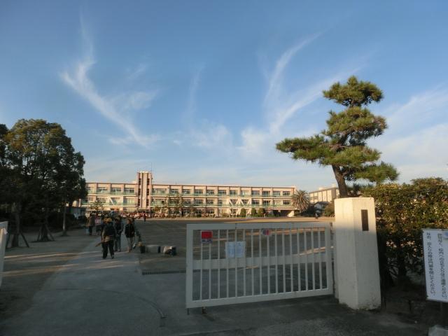 Primary school. Iwakura Municipal Iwakurakita to elementary school 583m