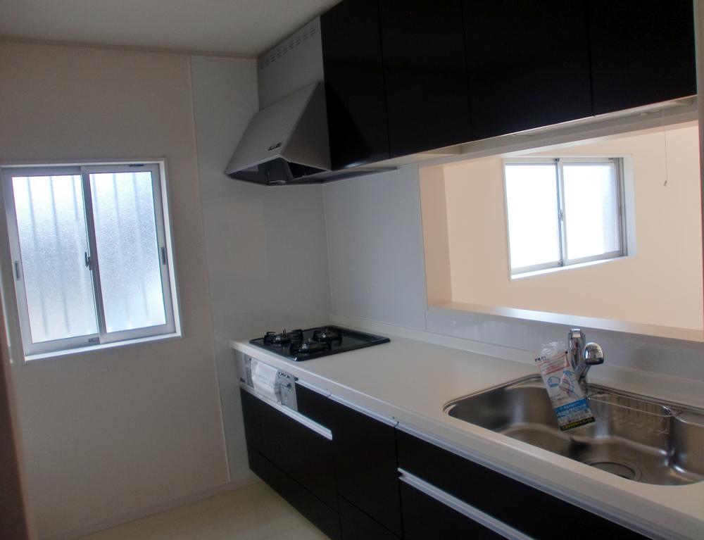 Kitchen. Indoor (12 May 2013) Shooting