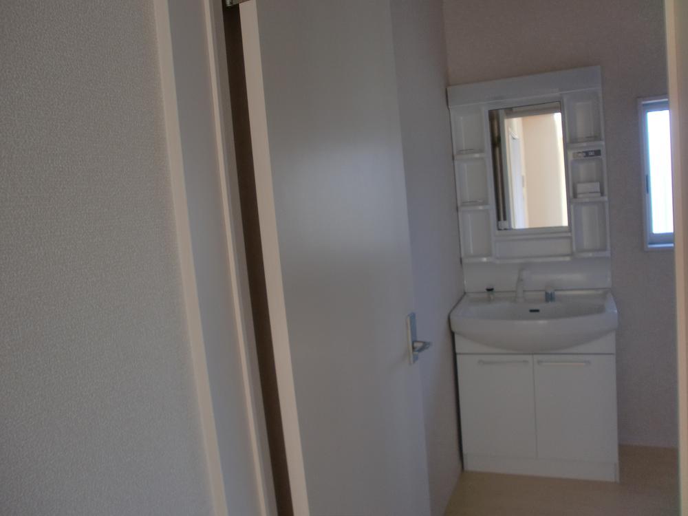 Wash basin, toilet. Indoor (12 May 2013) Shooting