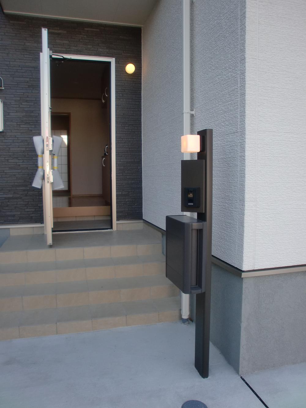 Entrance. Local (12 May 2013) Shooting