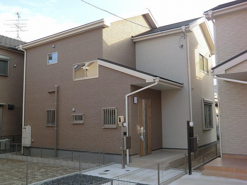 Local appearance photo. Local (12 May 2013) Shooting