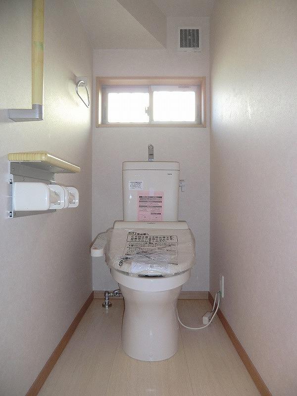 Toilet. Local (12 May 2013) Shooting