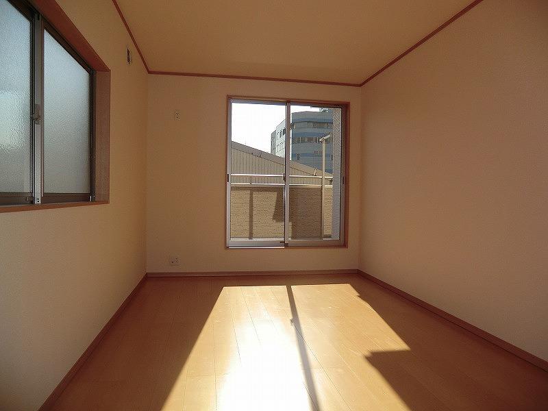 Non-living room. Local (12 May 2013) Shooting