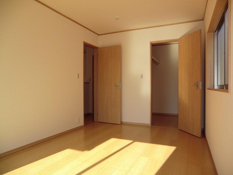 Non-living room. Local (12 May 2013) Shooting