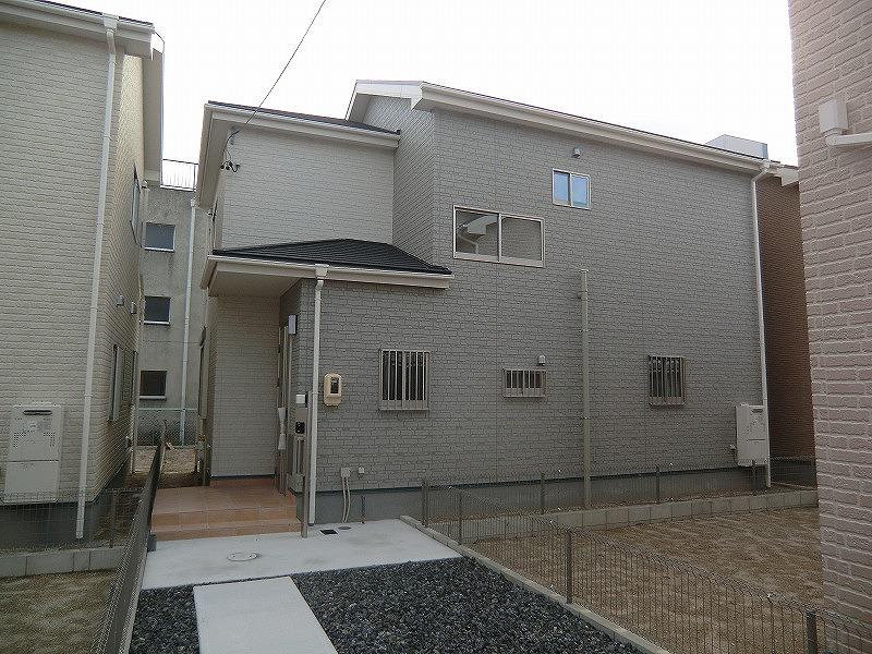 Local appearance photo. Local (12 May 2013) Shooting