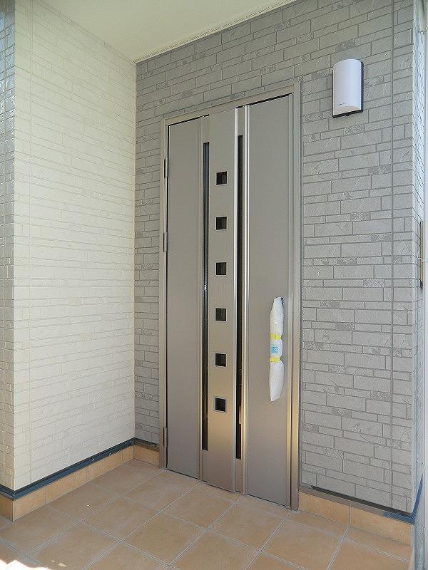 Entrance. Local (12 May 2013) Shooting