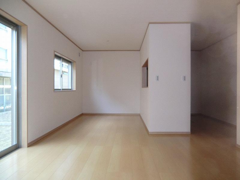 Living. Local (12 May 2013) Shooting