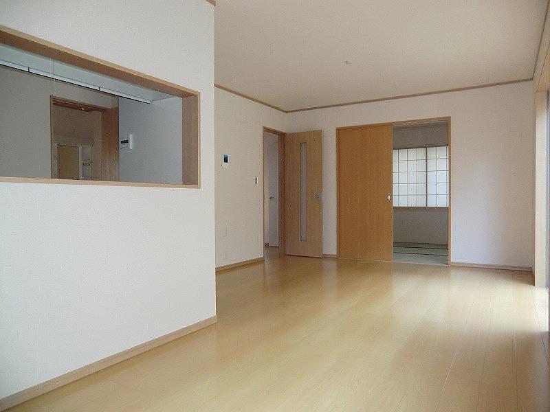 Living. Local (12 May 2013) Shooting