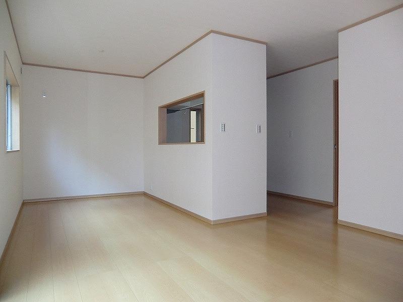 Living. Local (12 May 2013) Shooting