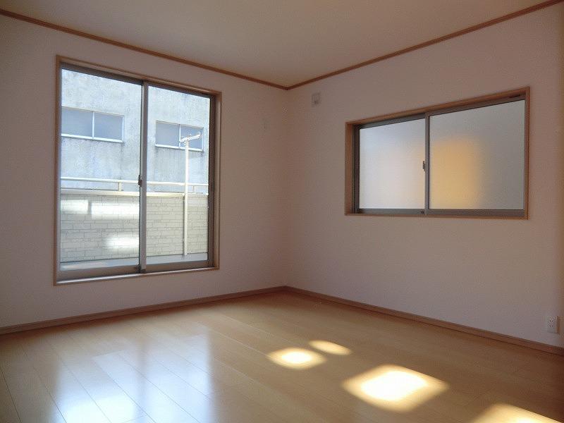 Non-living room. Local (12 May 2013) Shooting