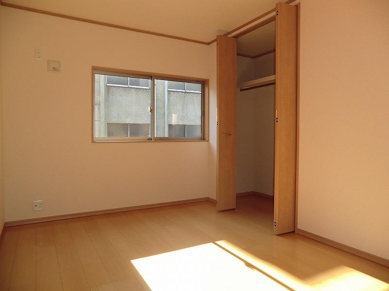 Non-living room. Local (12 May 2013) Shooting