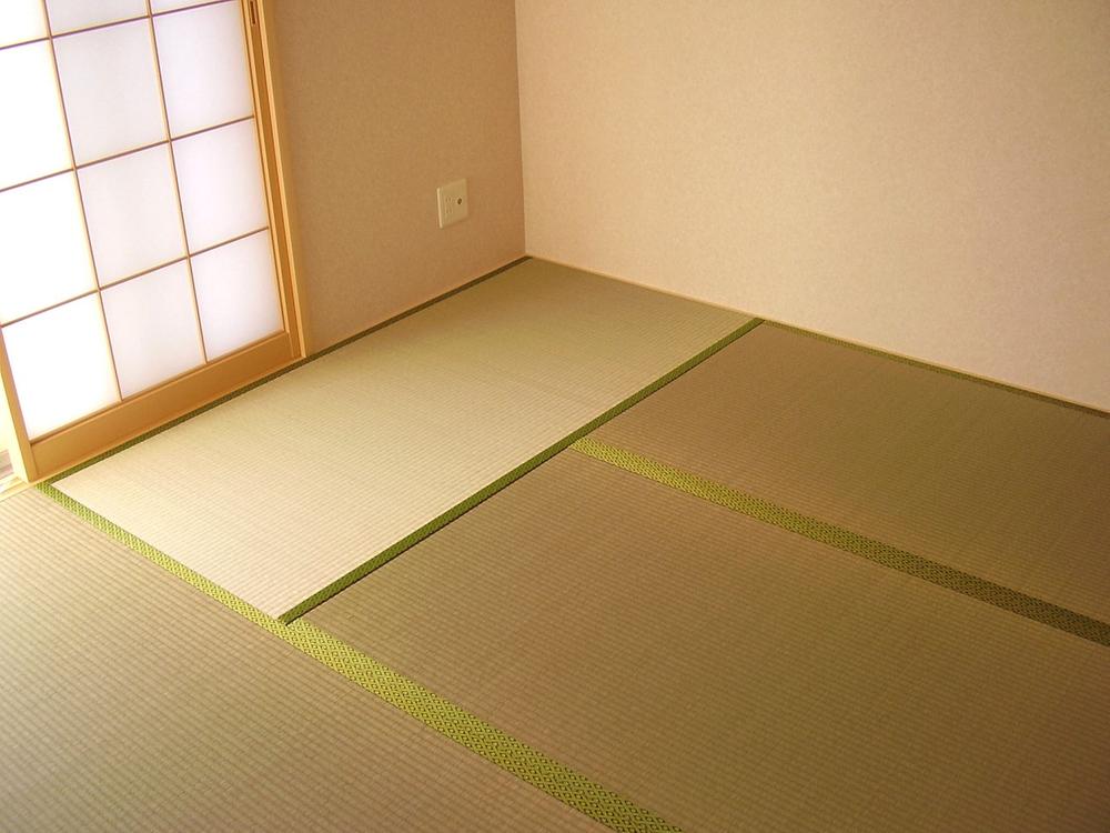 Non-living room. LDK adjacent of the Japanese-style room 6 quires! 