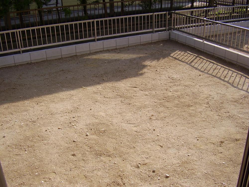 Garden. South-facing garden! 