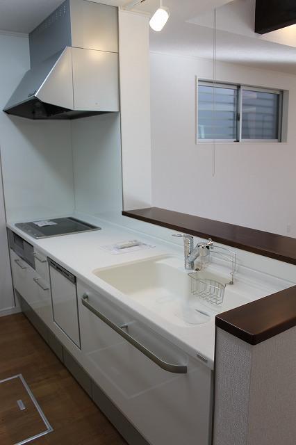 Kitchen. West Wing (12 May 2013) Shooting