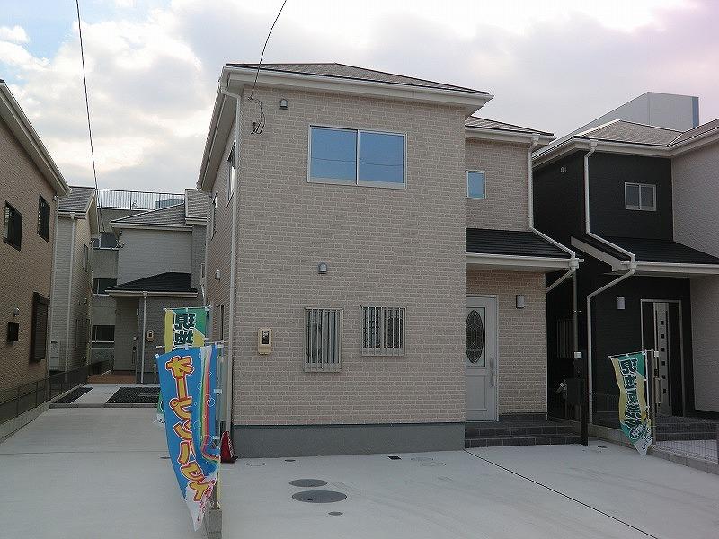 Parking lot. Local (12 May 2013) Shooting