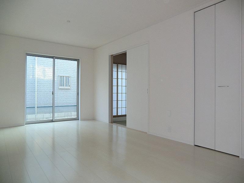 Living. Local (12 May 2013) Shooting