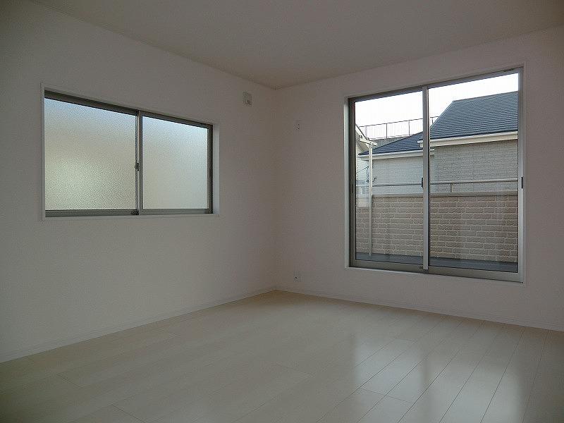 Non-living room. Local (12 May 2013) Shooting