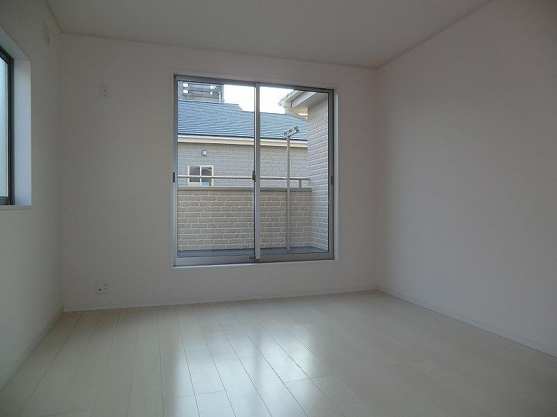 Non-living room. Local (12 May 2013) Shooting