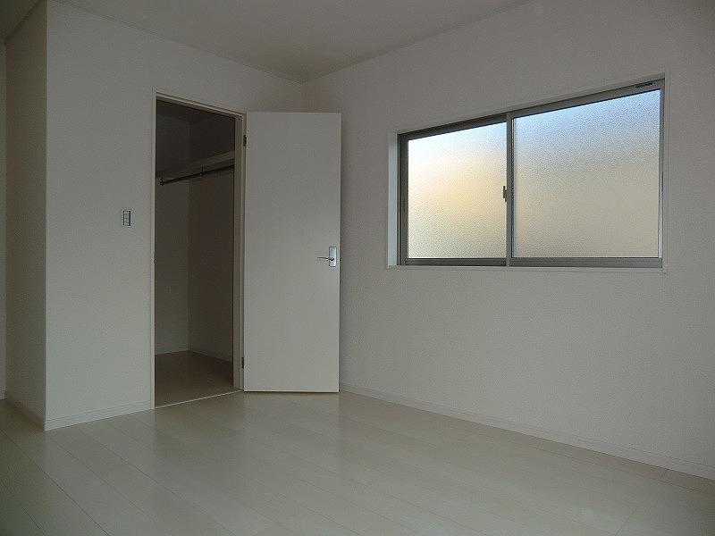 Non-living room. Local (12 May 2013) Shooting