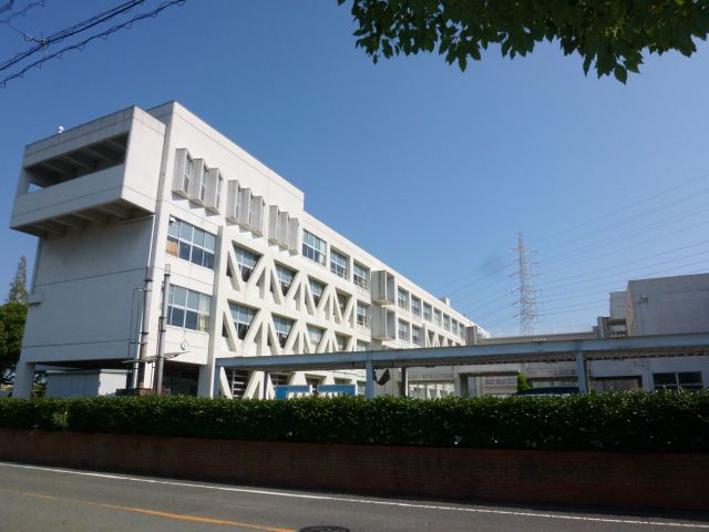Junior high school. 1700m until the municipal south junior high school (junior high school)