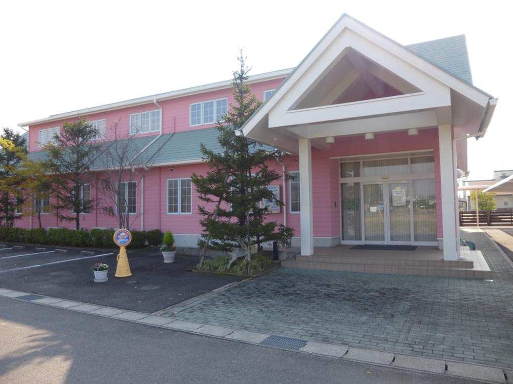 Hospital. Nakayoshi 400m a 5-minute walk from the Children's Clinic
