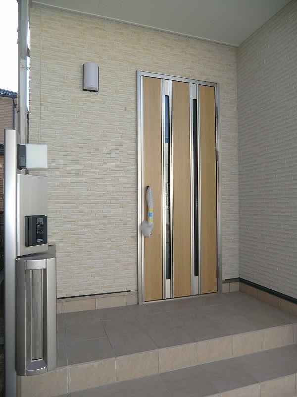 Entrance. Local (12 May 2013) Shooting