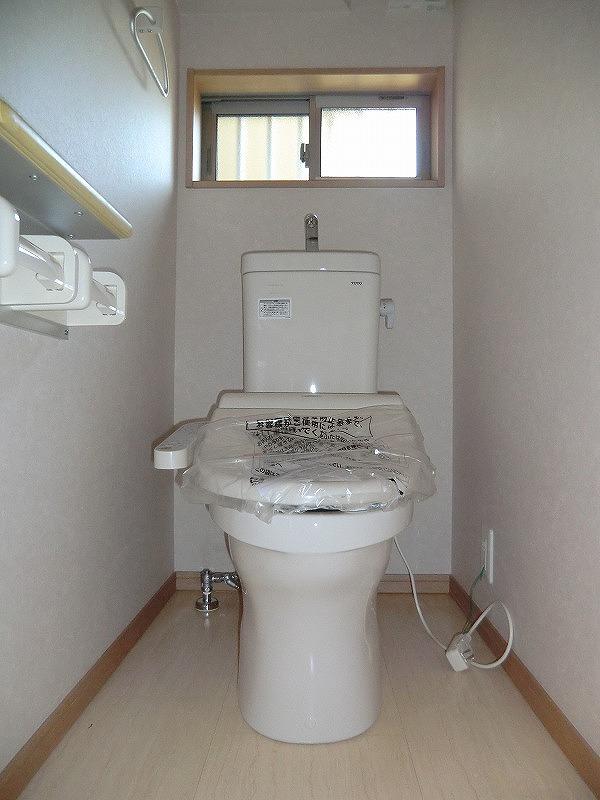 Toilet. Local (12 May 2013) Shooting