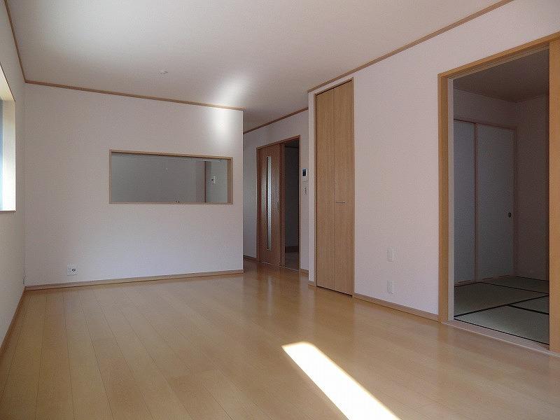 Living. Local (12 May 2013) Shooting