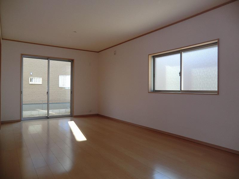 Living. Local (12 May 2013) Shooting